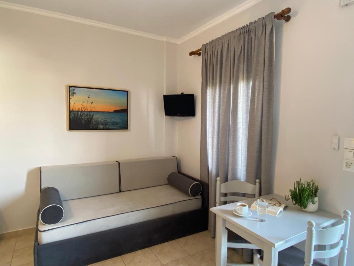 Caviro Apartment Moudhros ภายนอก รูปภาพ