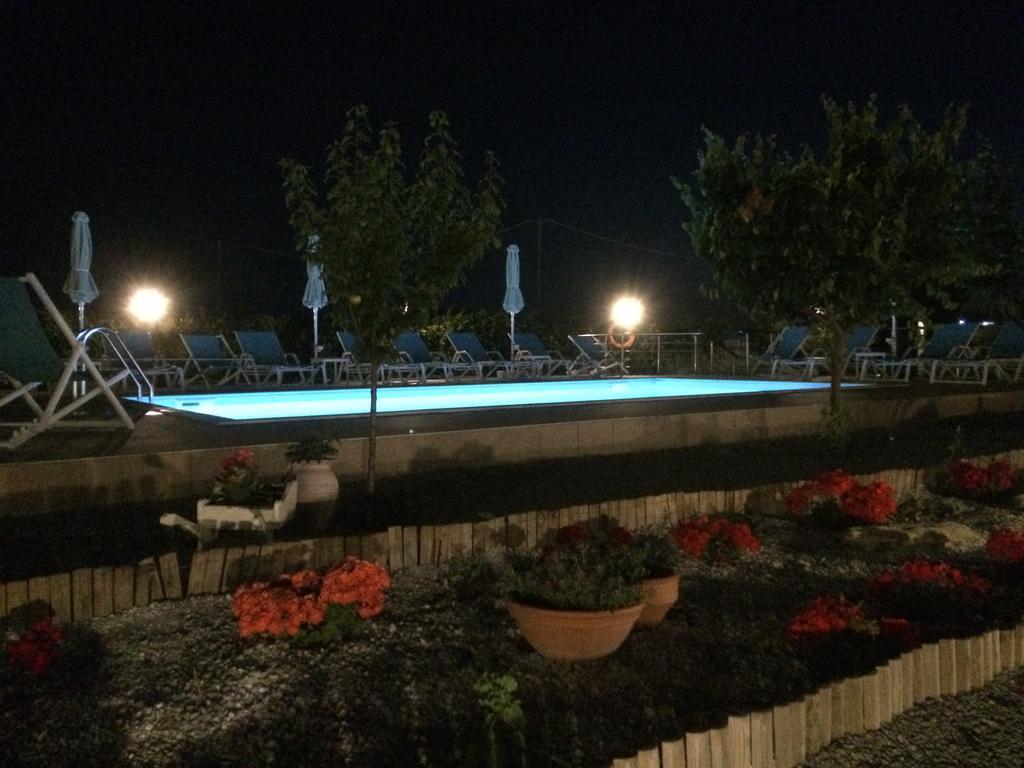 Caviro Apartment Moudhros ภายนอก รูปภาพ